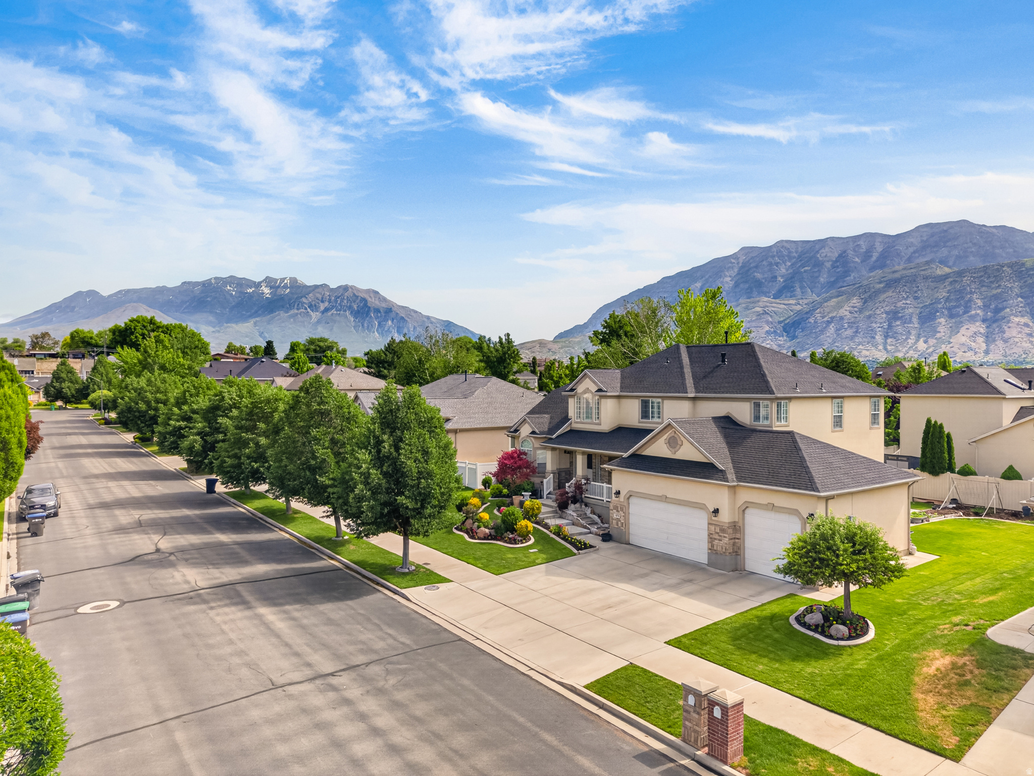 THE ESTATES AT BURR ORCHARDS - Residential