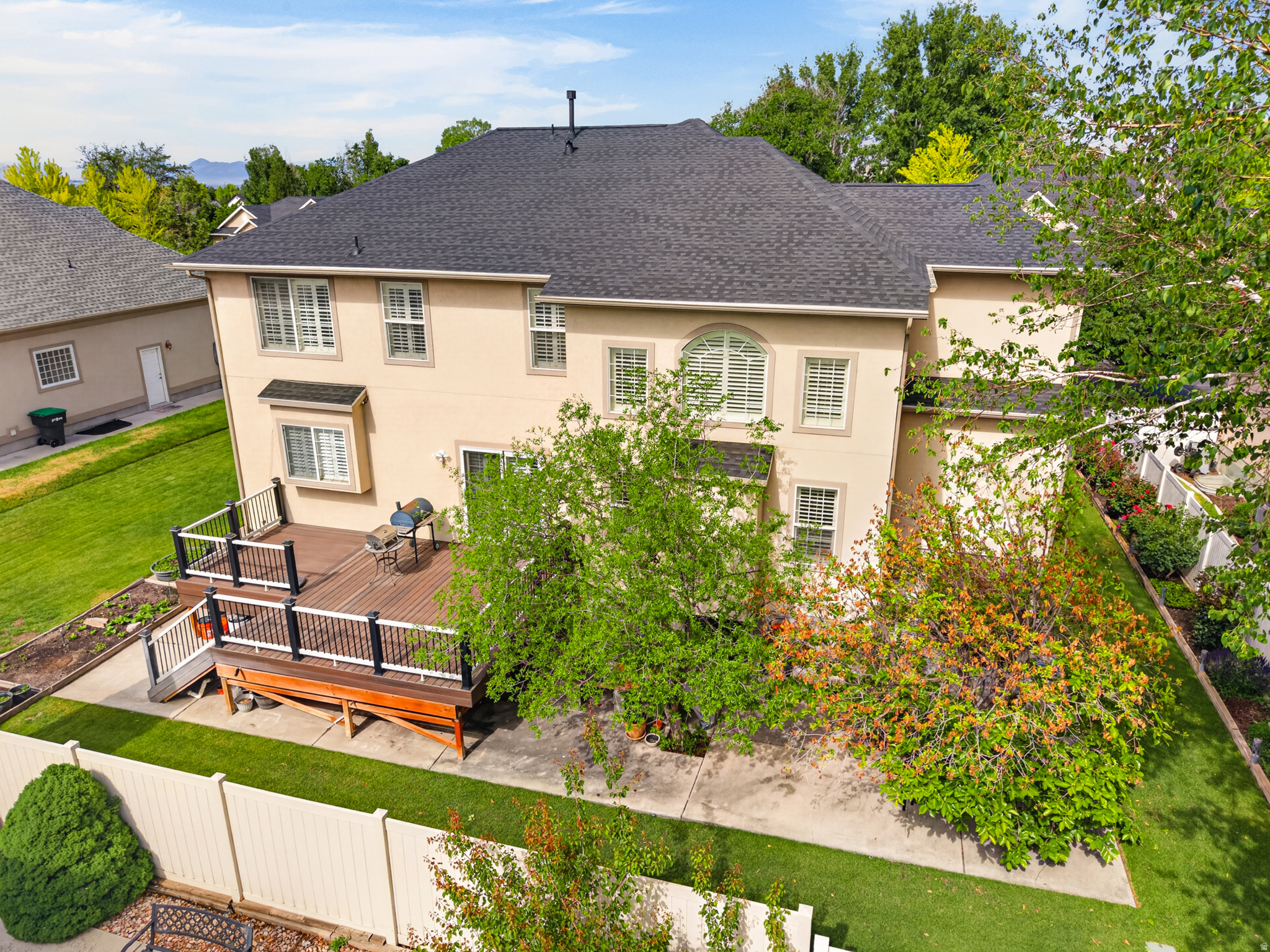 THE ESTATES AT BURR ORCHARDS - Residential