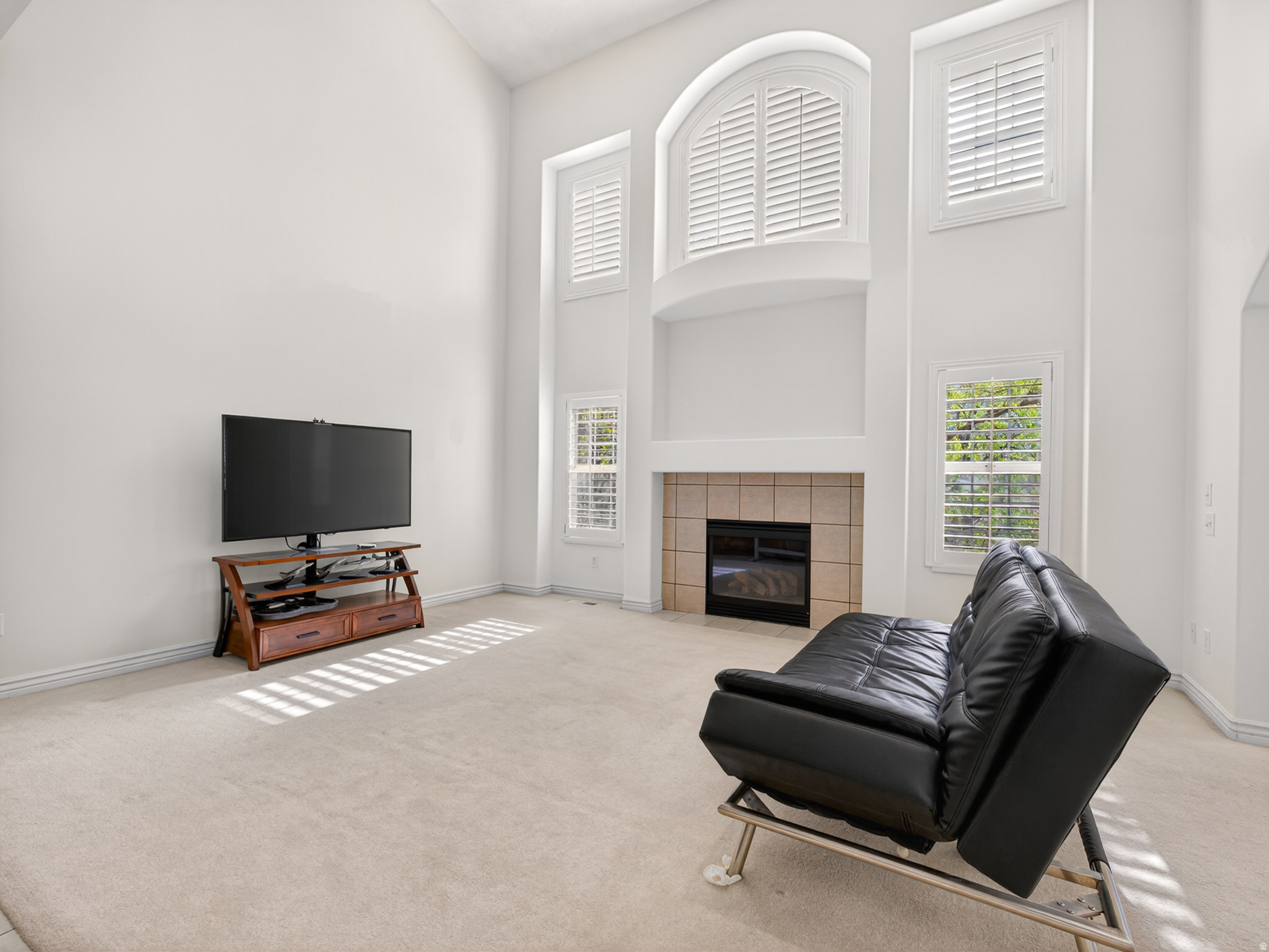THE ESTATES AT BURR ORCHARDS - Residential