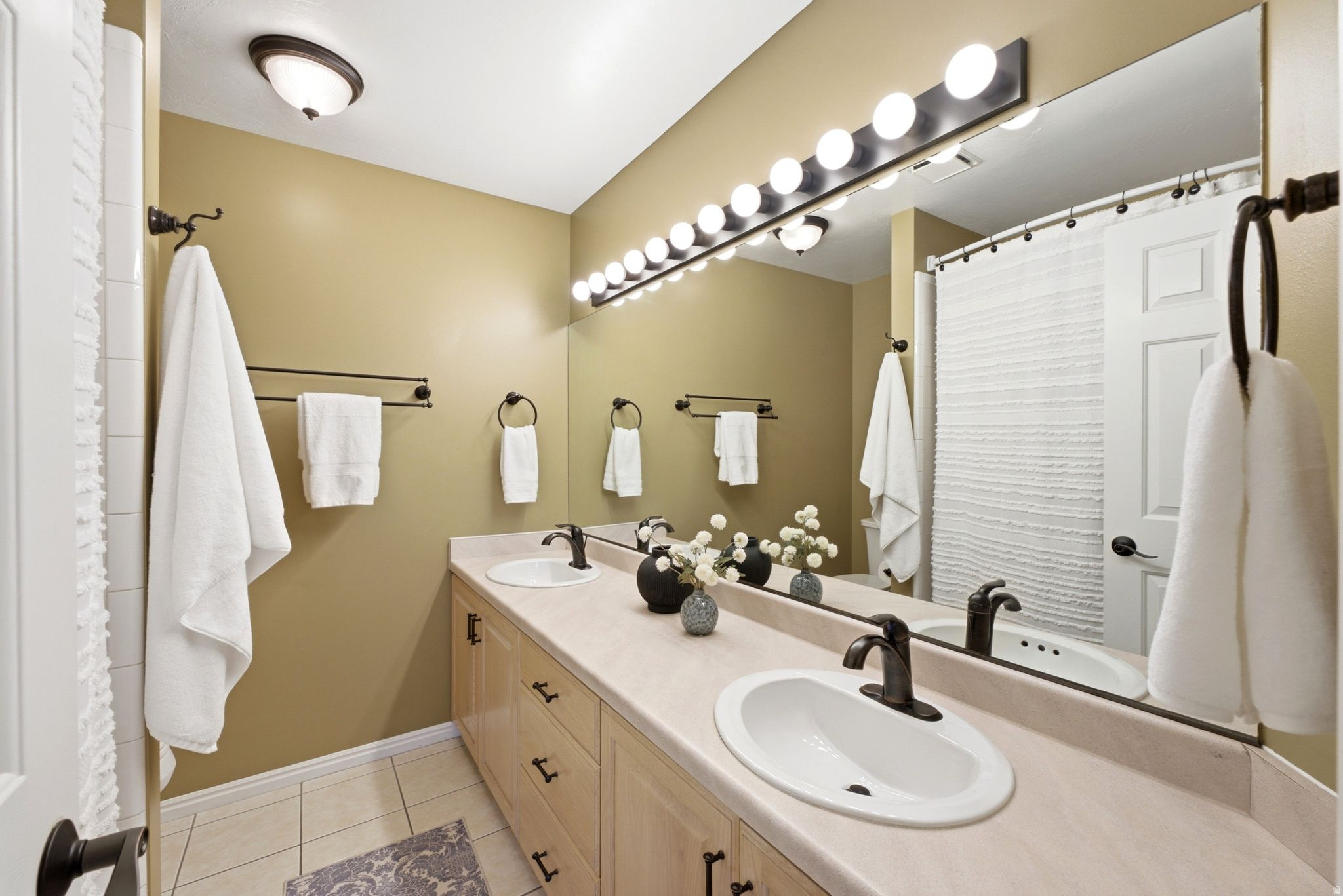 WILSHIRE ESTATES - Residential
