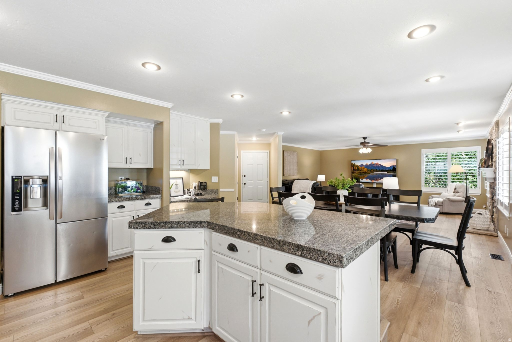 WILSHIRE ESTATES - Residential