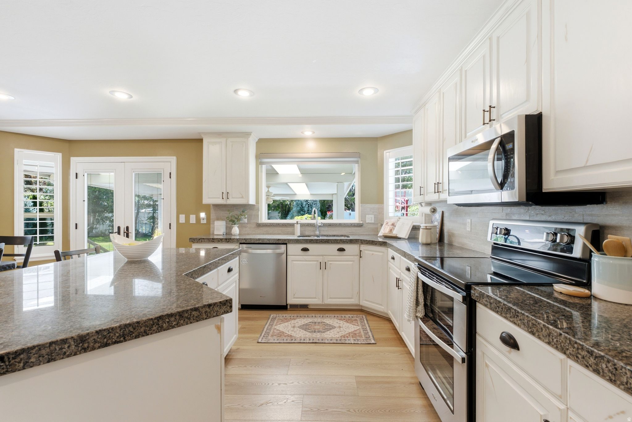 WILSHIRE ESTATES - Residential