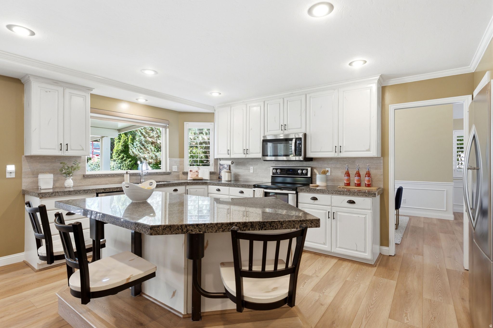 WILSHIRE ESTATES - Residential