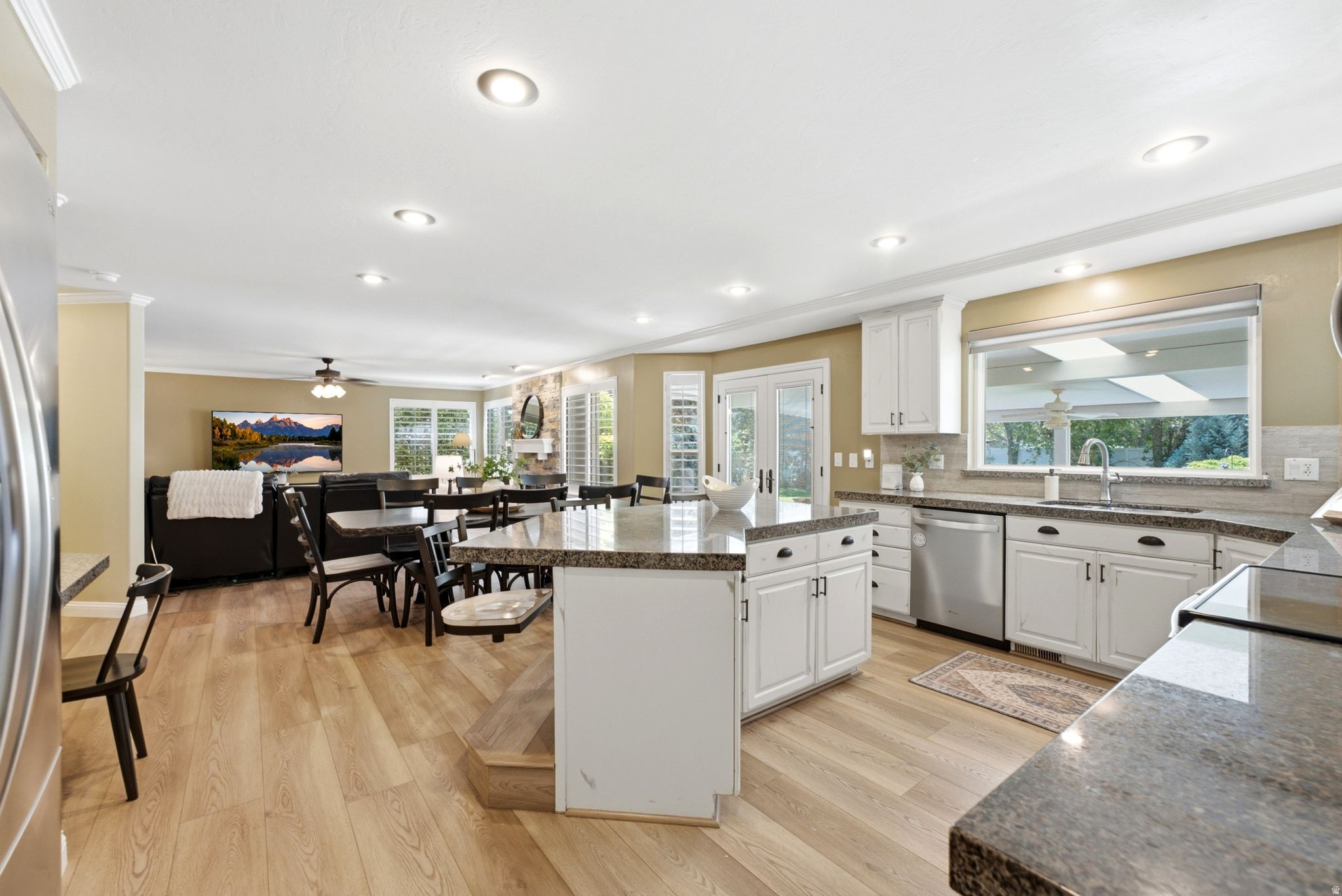 WILSHIRE ESTATES - Residential