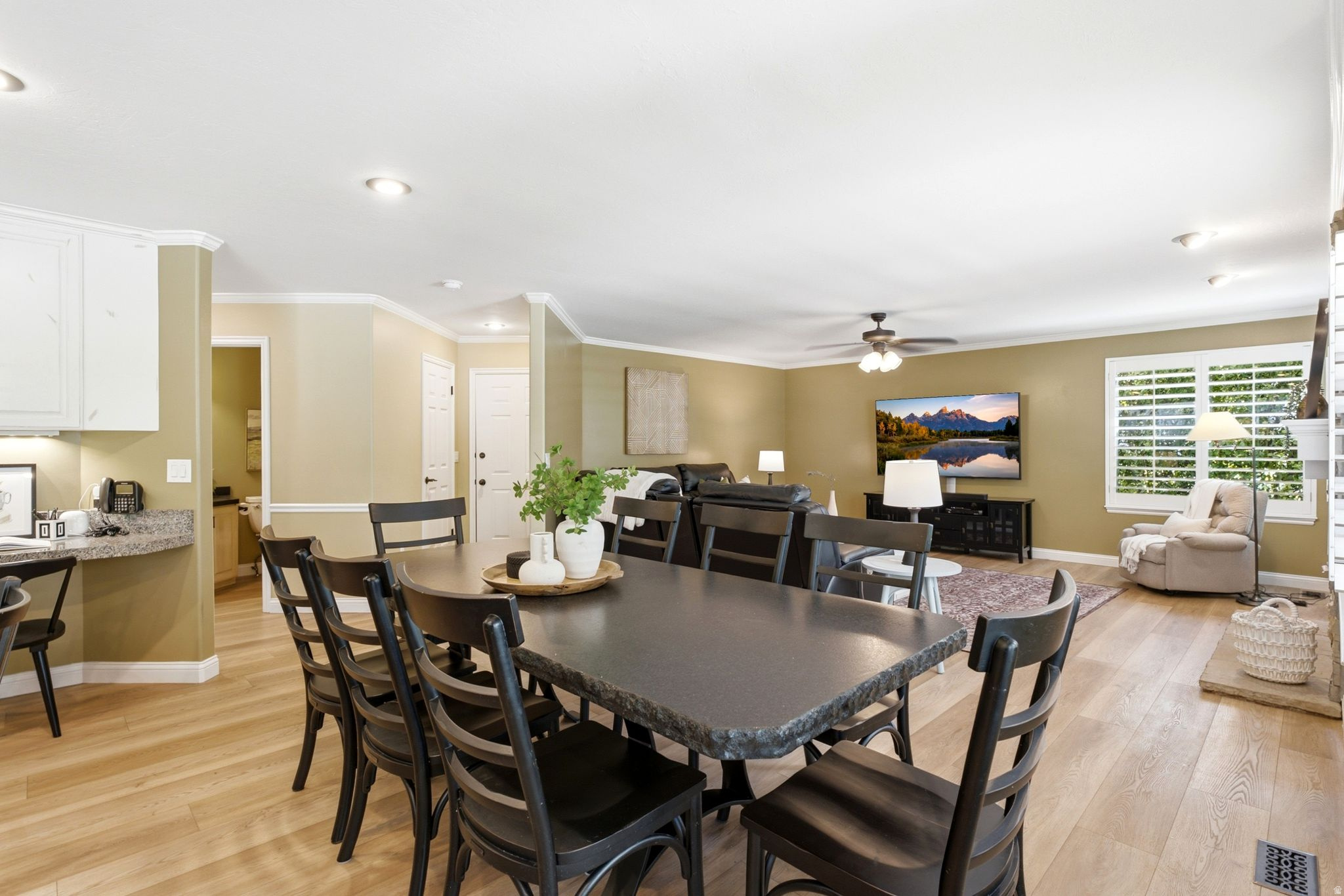 WILSHIRE ESTATES - Residential