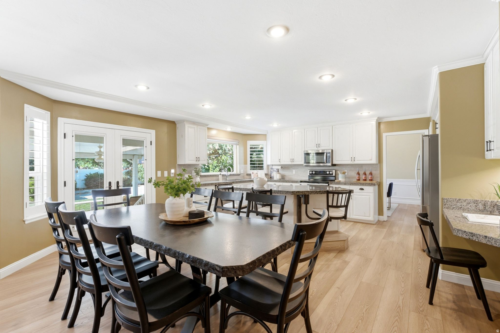 WILSHIRE ESTATES - Residential