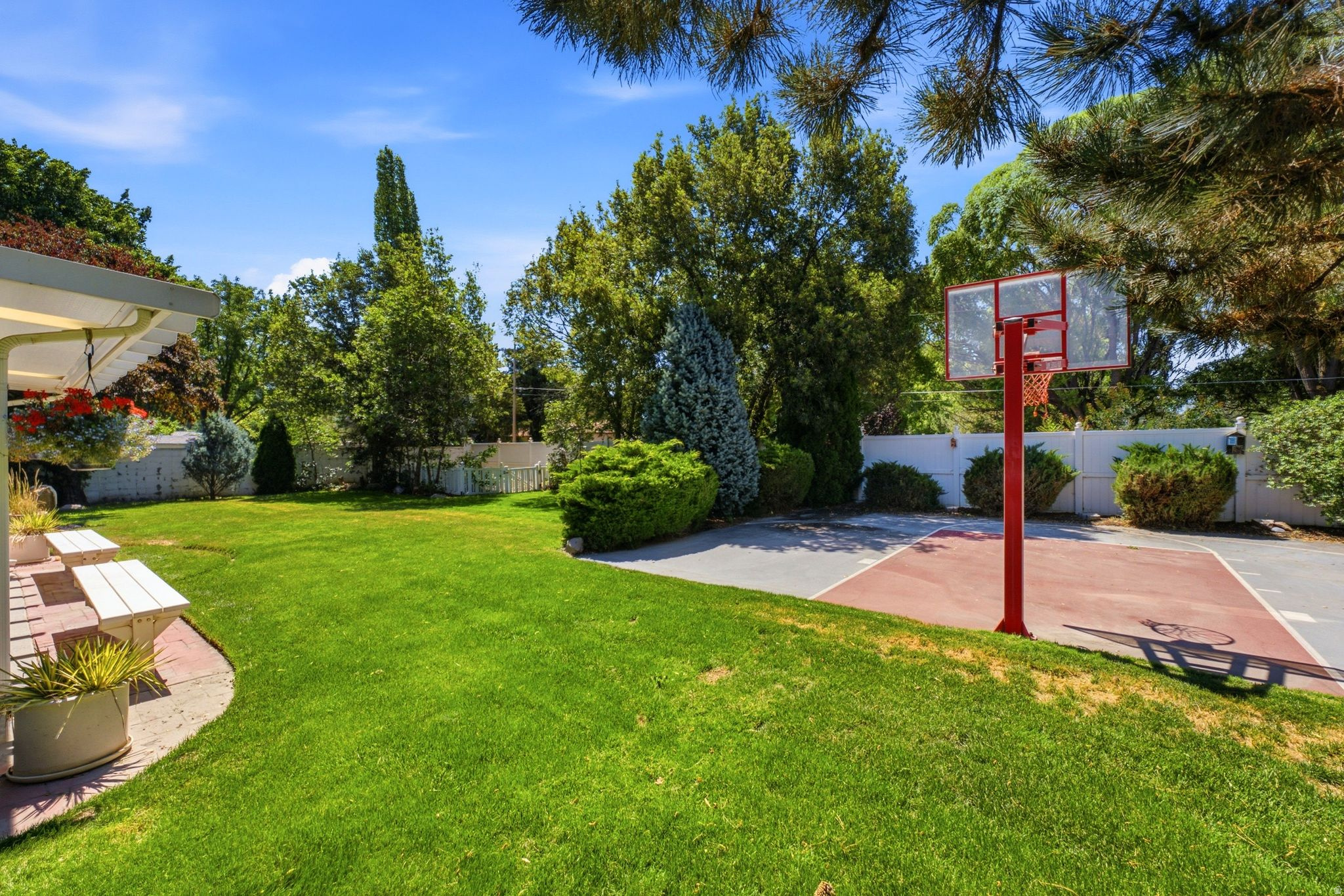 WILSHIRE ESTATES - Residential