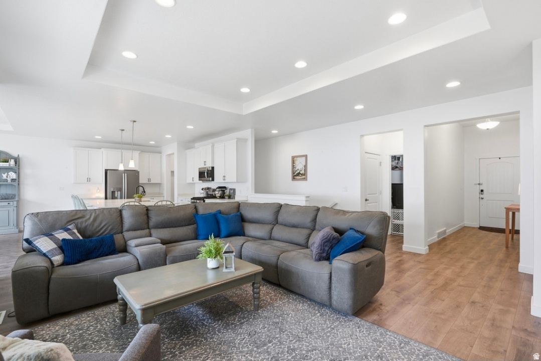 FOOTHILL VILLAGE - Residential