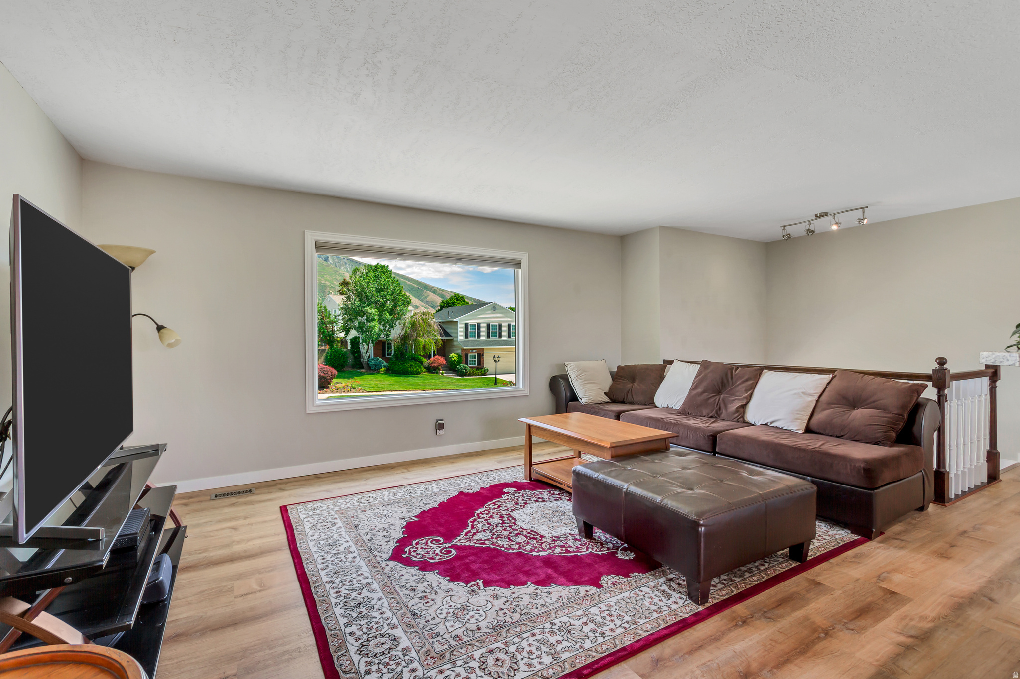 EASTRIDGE - Residential