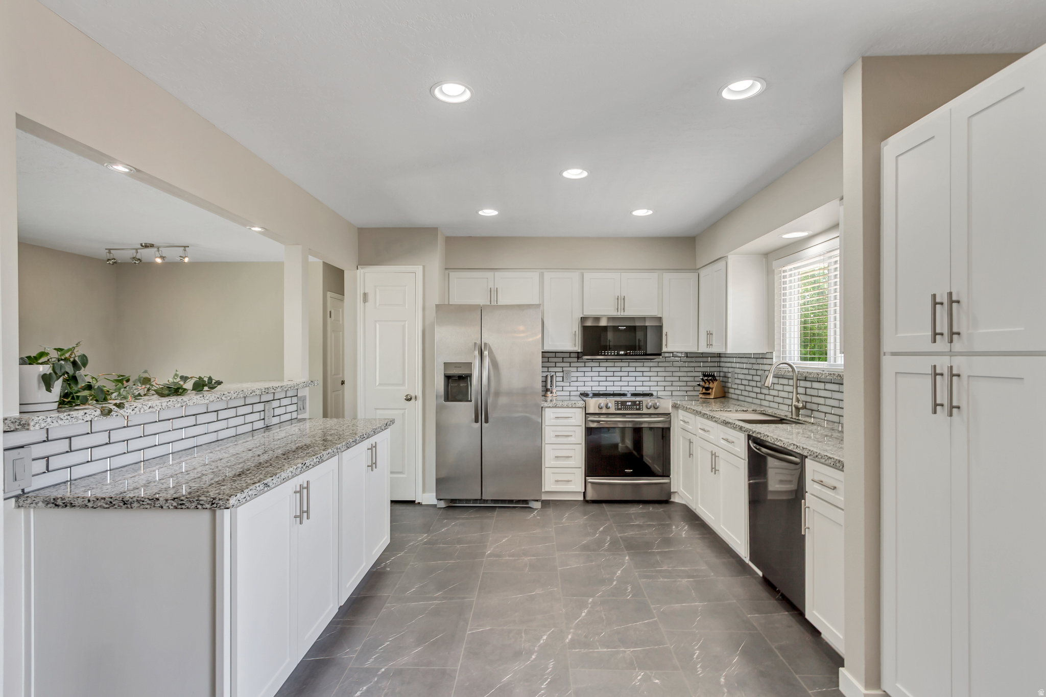 EASTRIDGE - Residential
