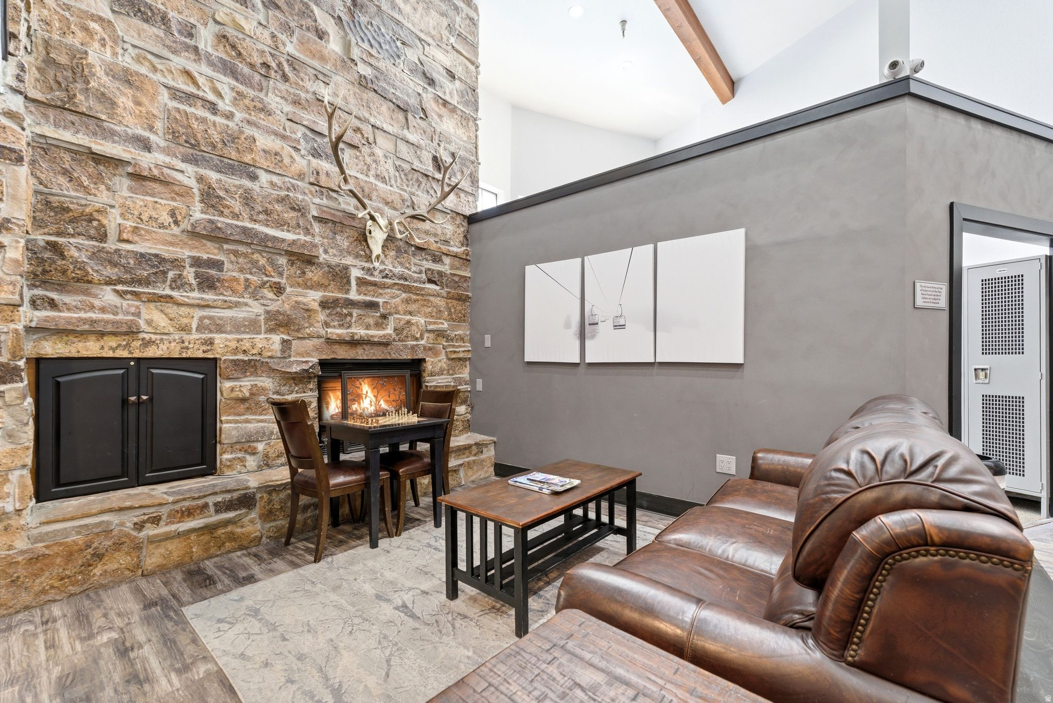 CARRIAGE HOUSE CONDOMINIUMS - Residential