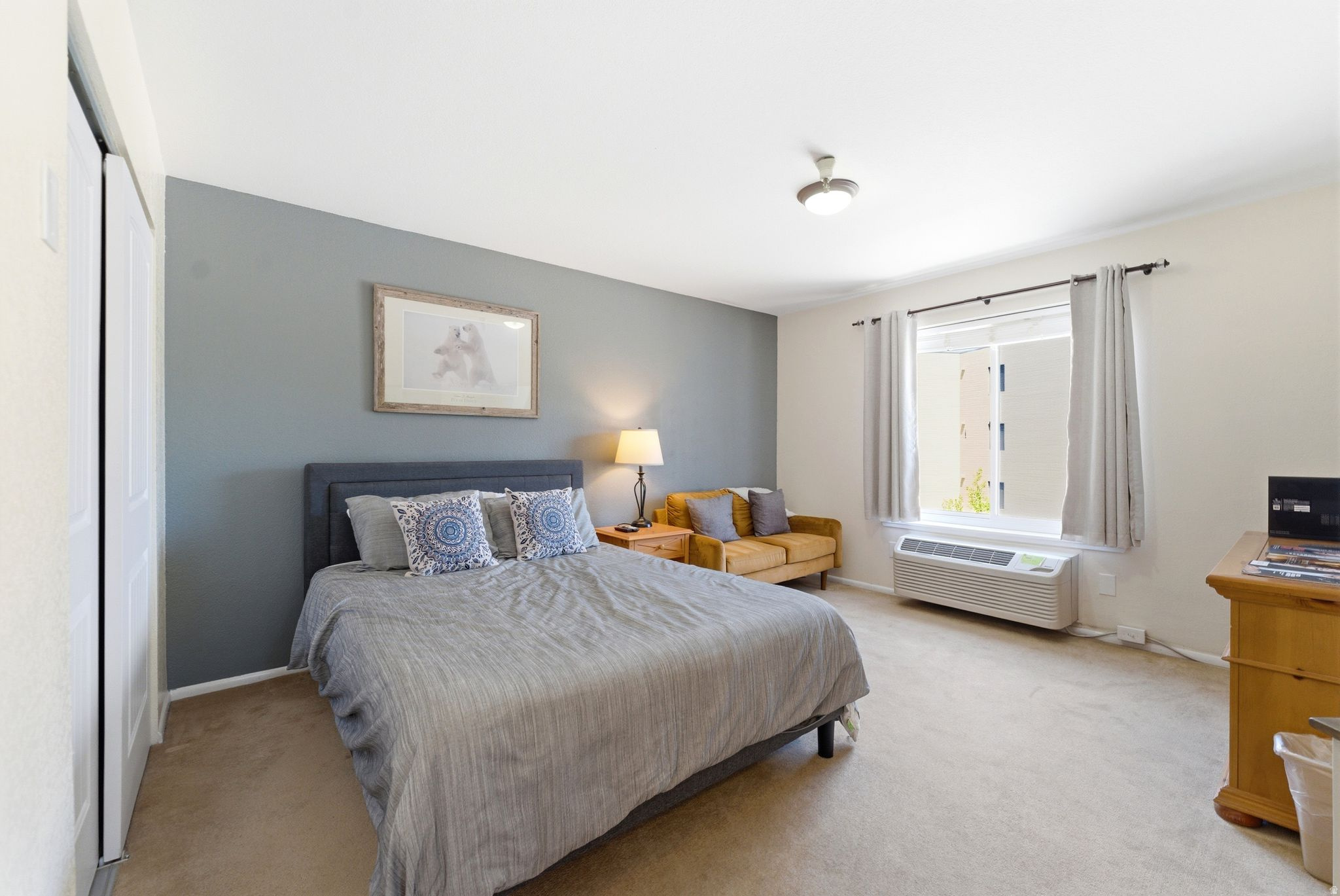 CARRIAGE HOUSE CONDOMINIUMS - Residential