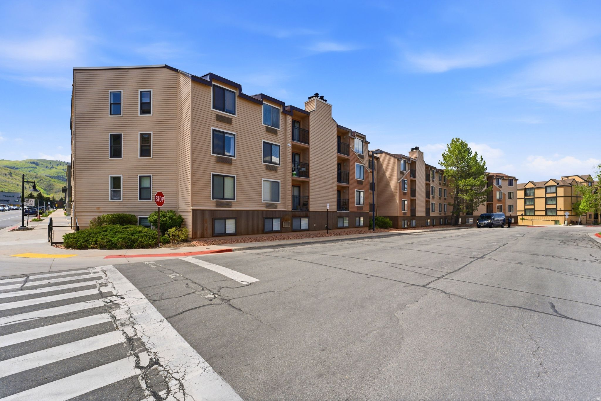 CARRIAGE HOUSE CONDOMINIUMS - Residential
