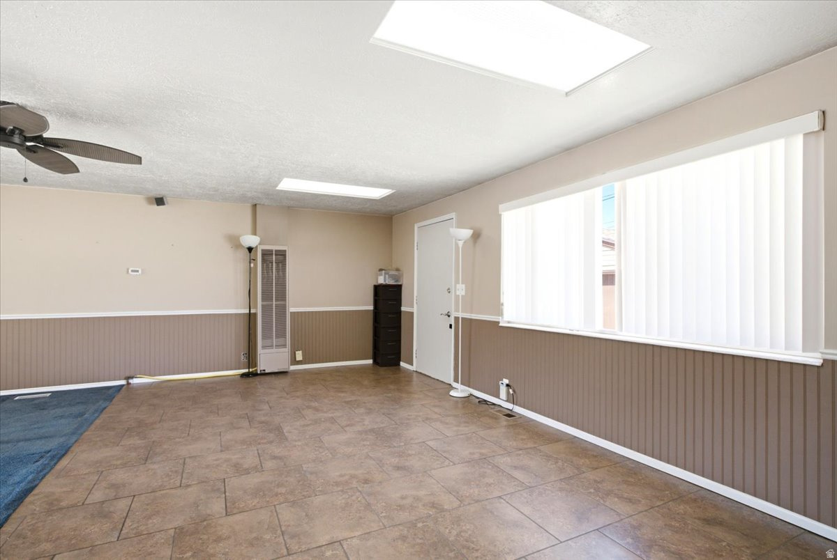 GOLDEN ACRES - Residential