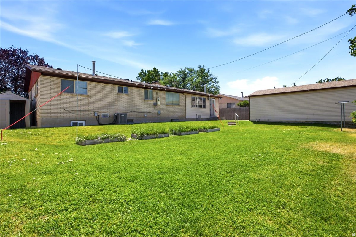 GOLDEN ACRES - Residential