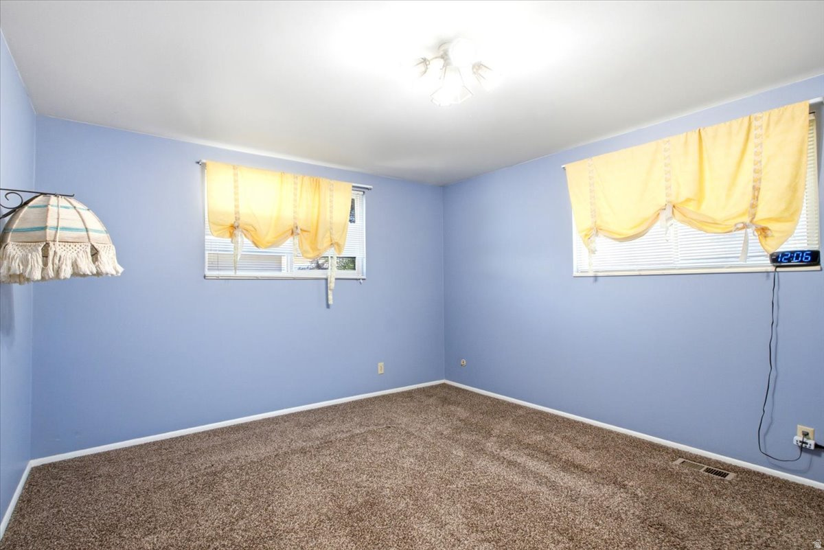 GOLDEN ACRES - Residential
