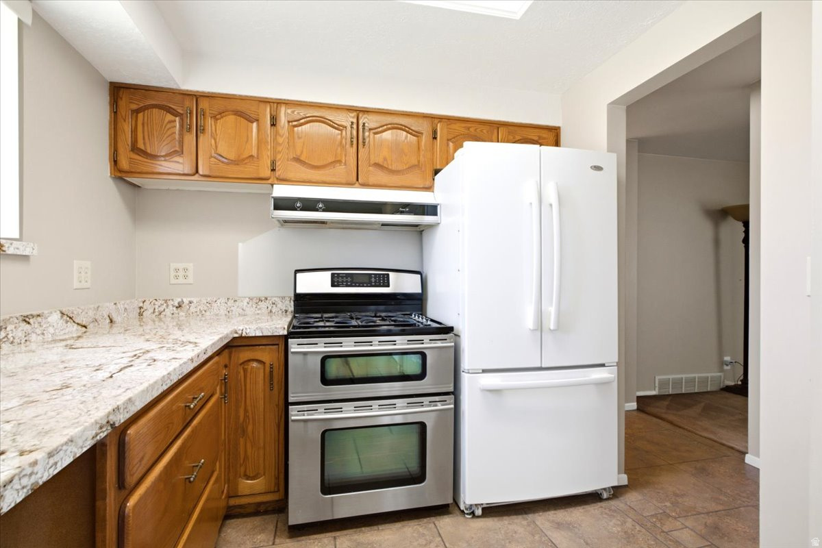 GOLDEN ACRES - Residential
