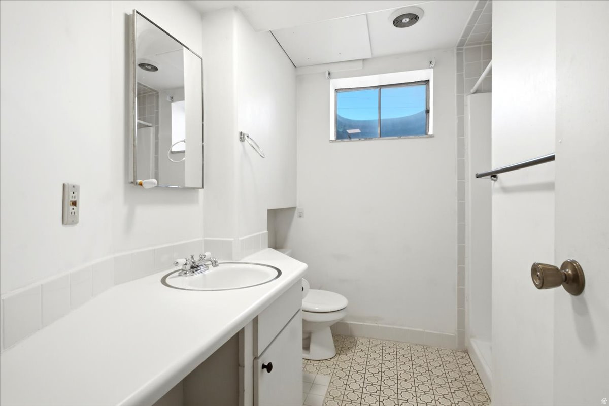GOLDEN ACRES - Residential