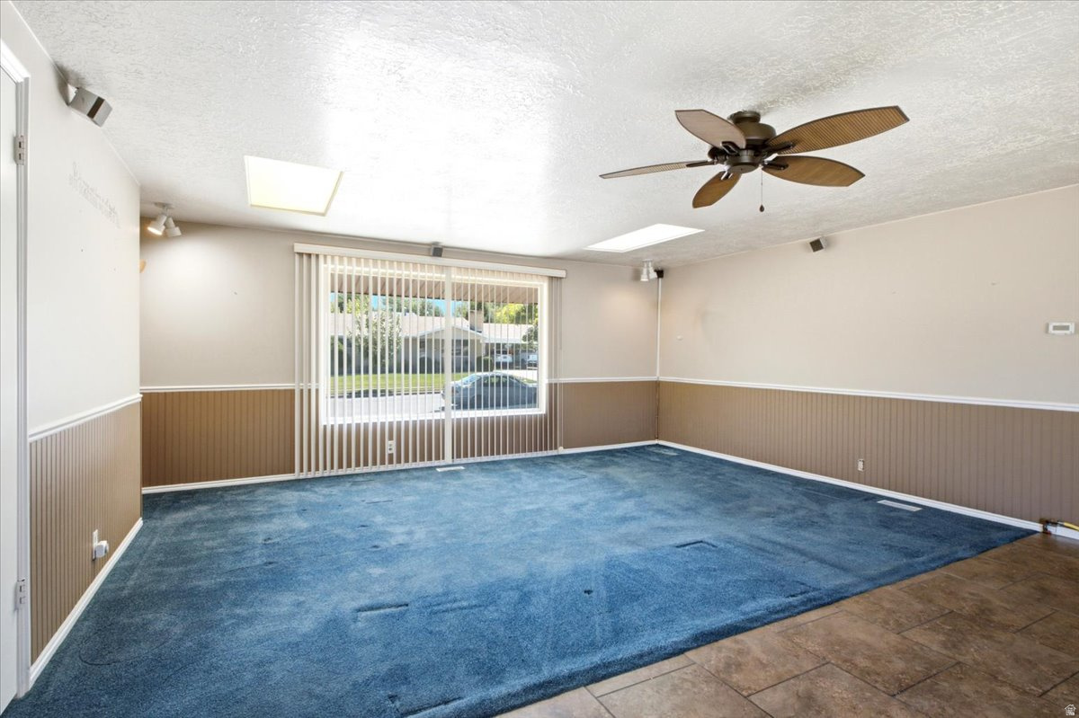GOLDEN ACRES - Residential
