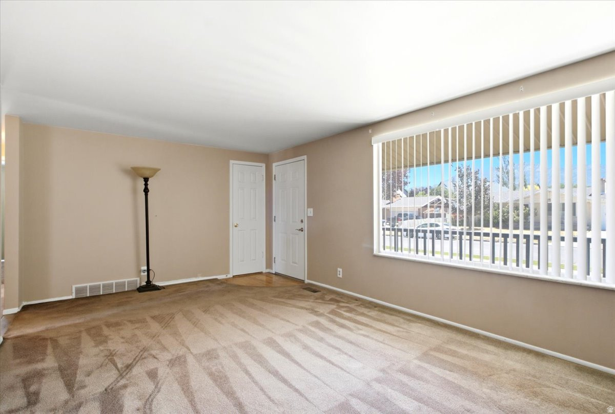 GOLDEN ACRES - Residential