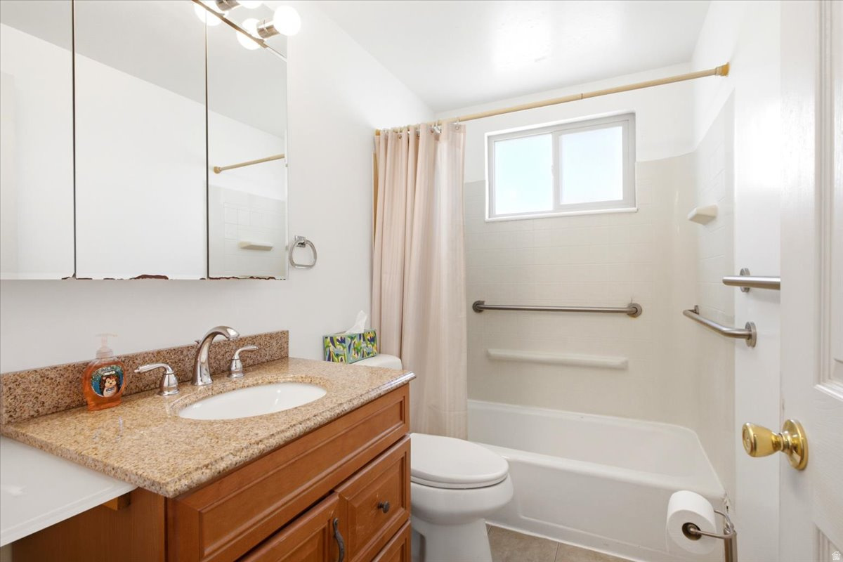 GOLDEN ACRES - Residential