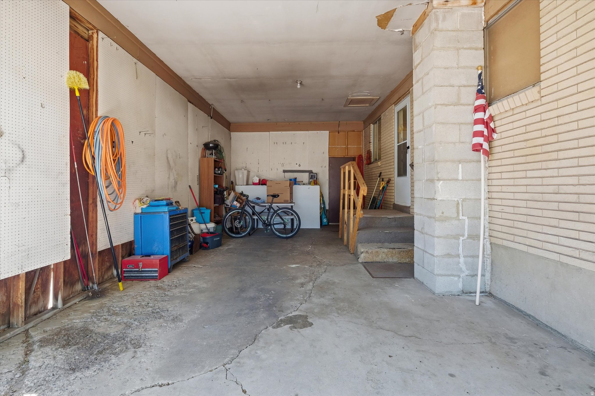 SANDALLWOOD ACRES - Residential