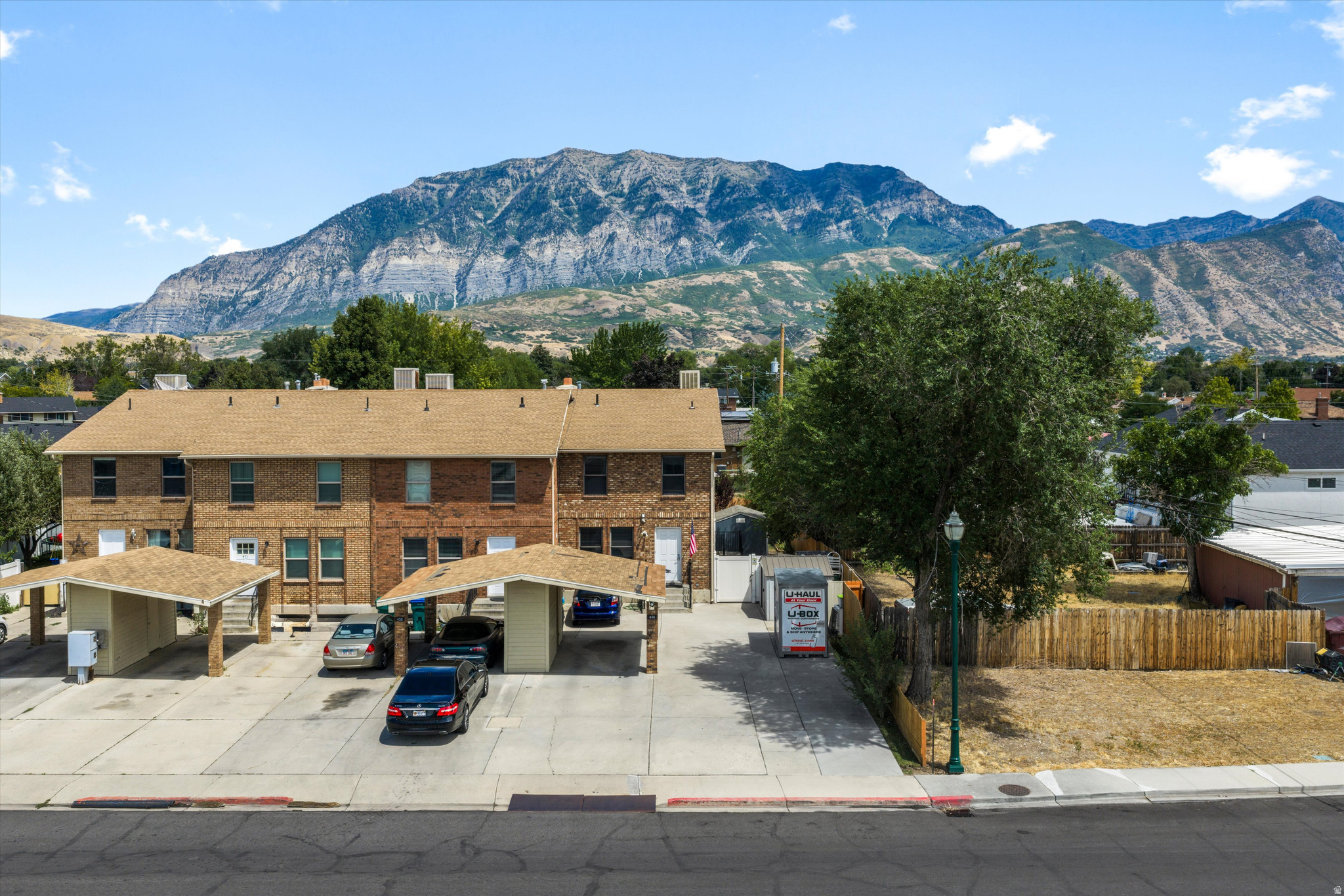 CHATEAU TOWNHOMES - Residential
