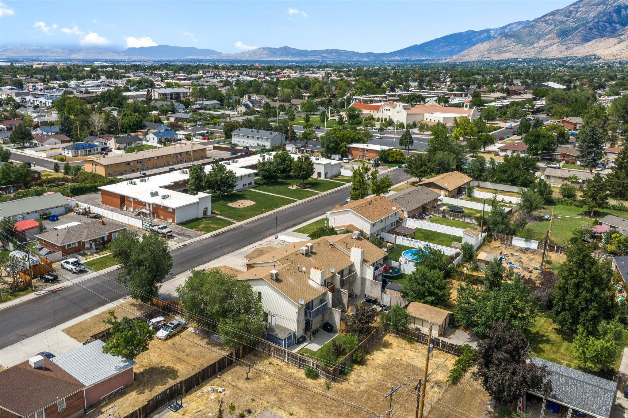 CHATEAU TOWNHOMES - Residential