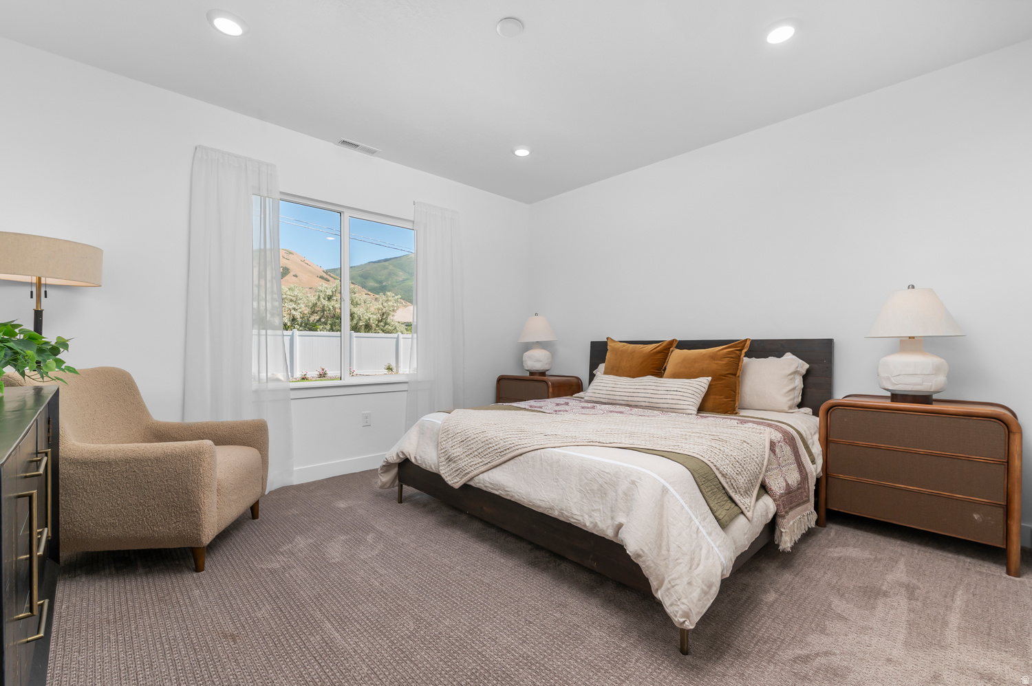 WEST MEADOWS - Residential
