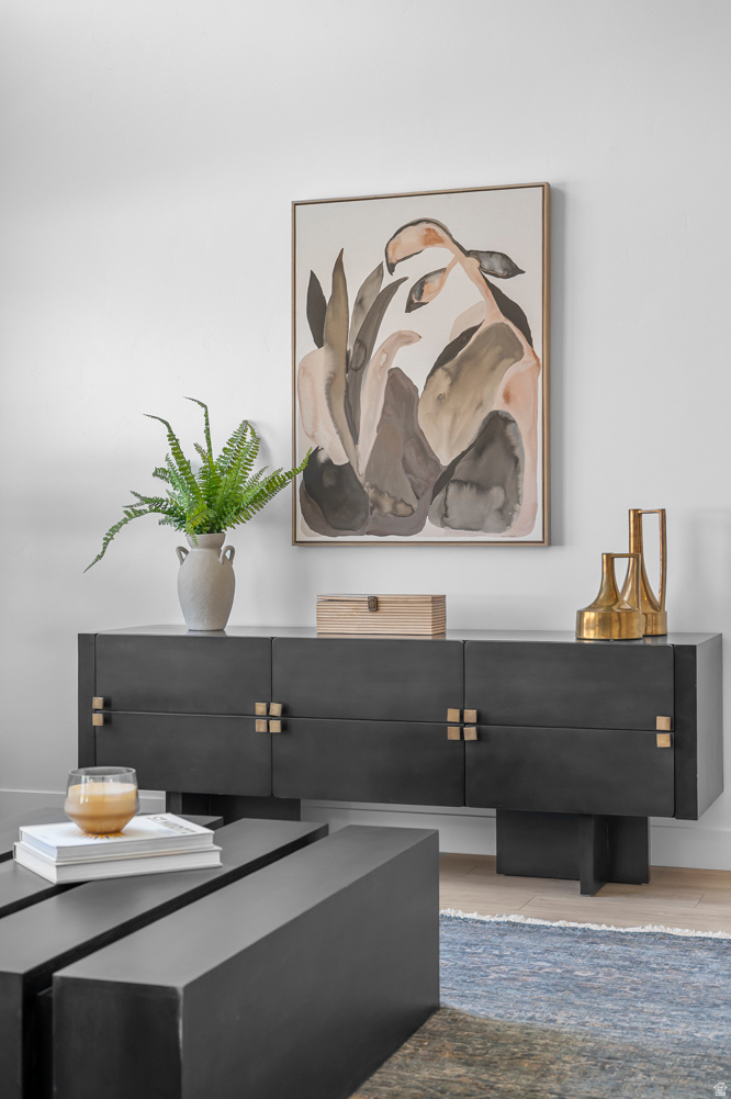 WEST MEADOWS - Residential