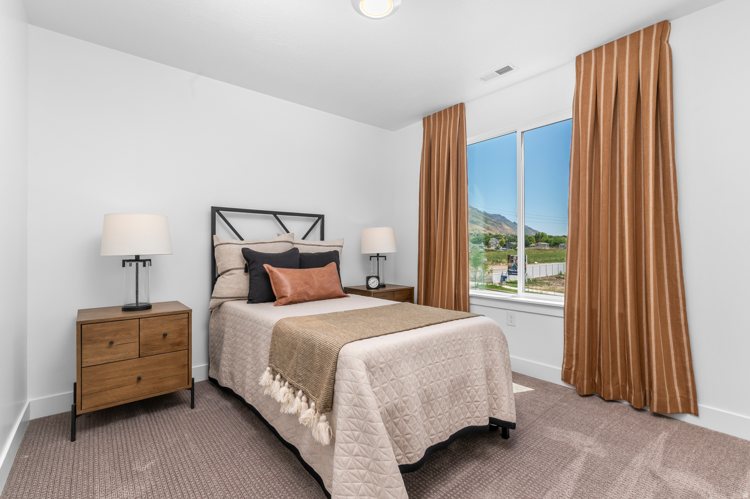 WEST MEADOWS - Residential