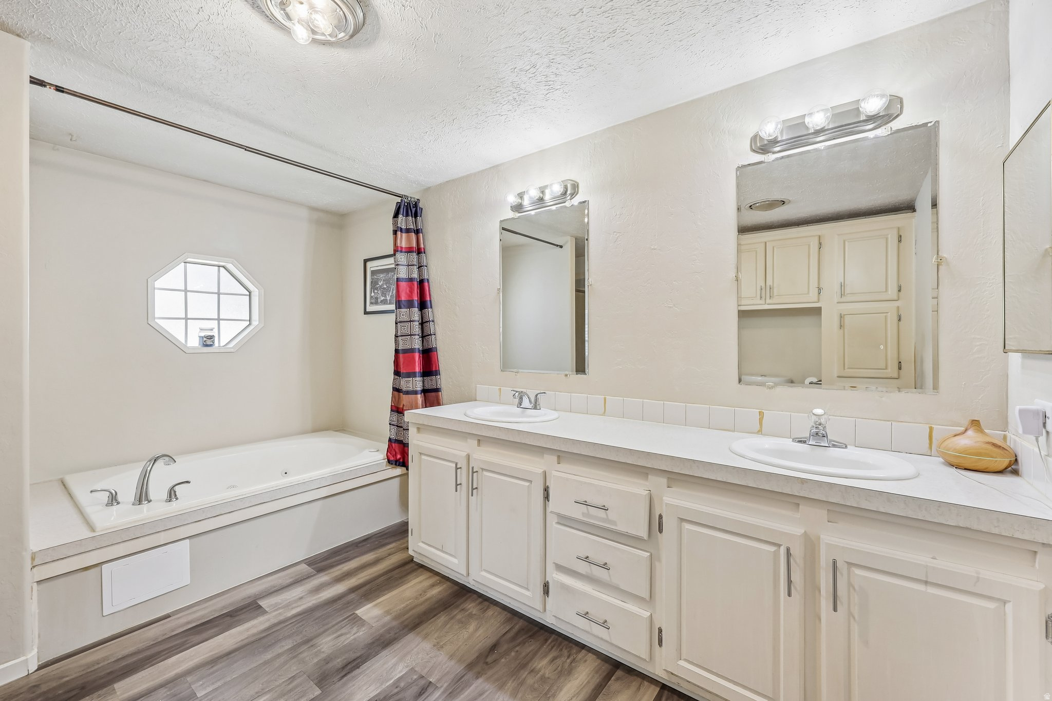 MAJESTIC MEADOWS - Residential