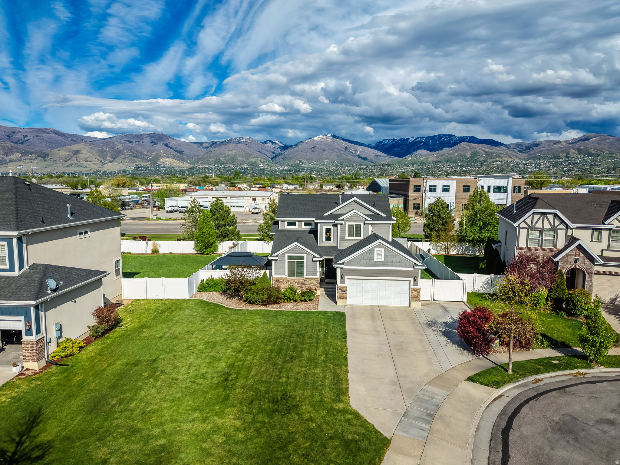 MOUNTAIN VIEW EST602 - Residential