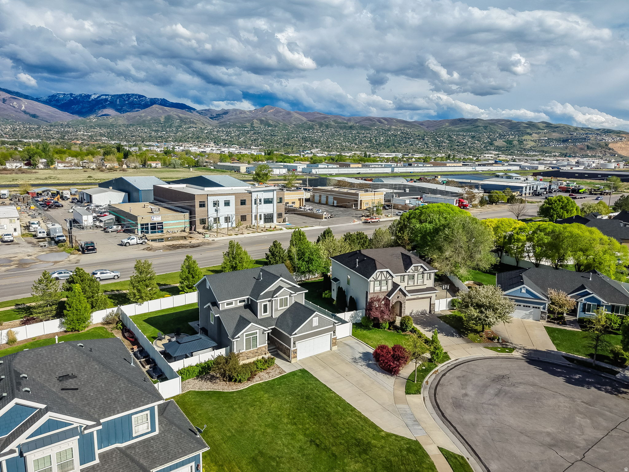 MOUNTAIN VIEW EST602 - Residential