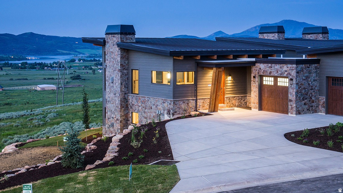 THE RIDGE TOWNHOMES - Residential