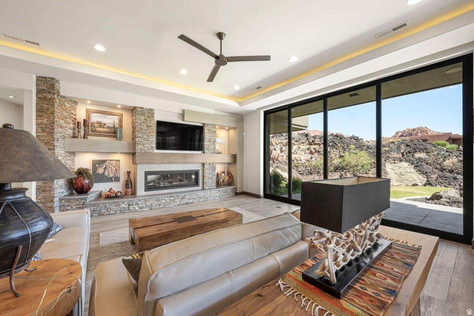 RESERVE OF ENTRADA SNOW CANYON EST A - Residential