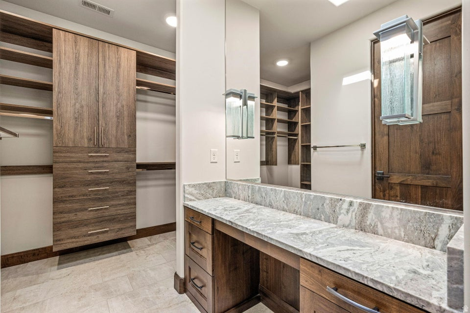 RESERVE OF ENTRADA SNOW CANYON EST A - Residential