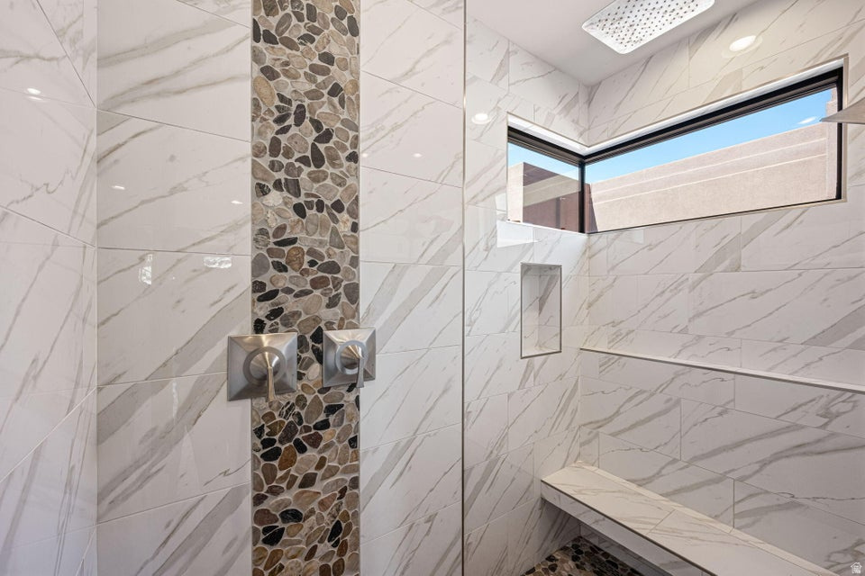 RESERVE OF ENTRADA SNOW CANYON EST A - Residential