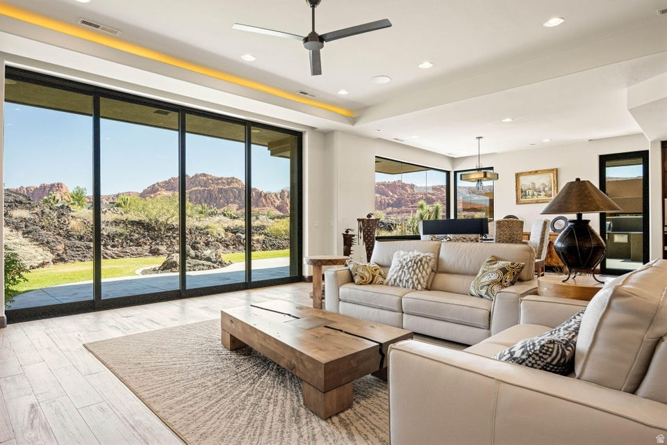 RESERVE OF ENTRADA SNOW CANYON EST A - Residential