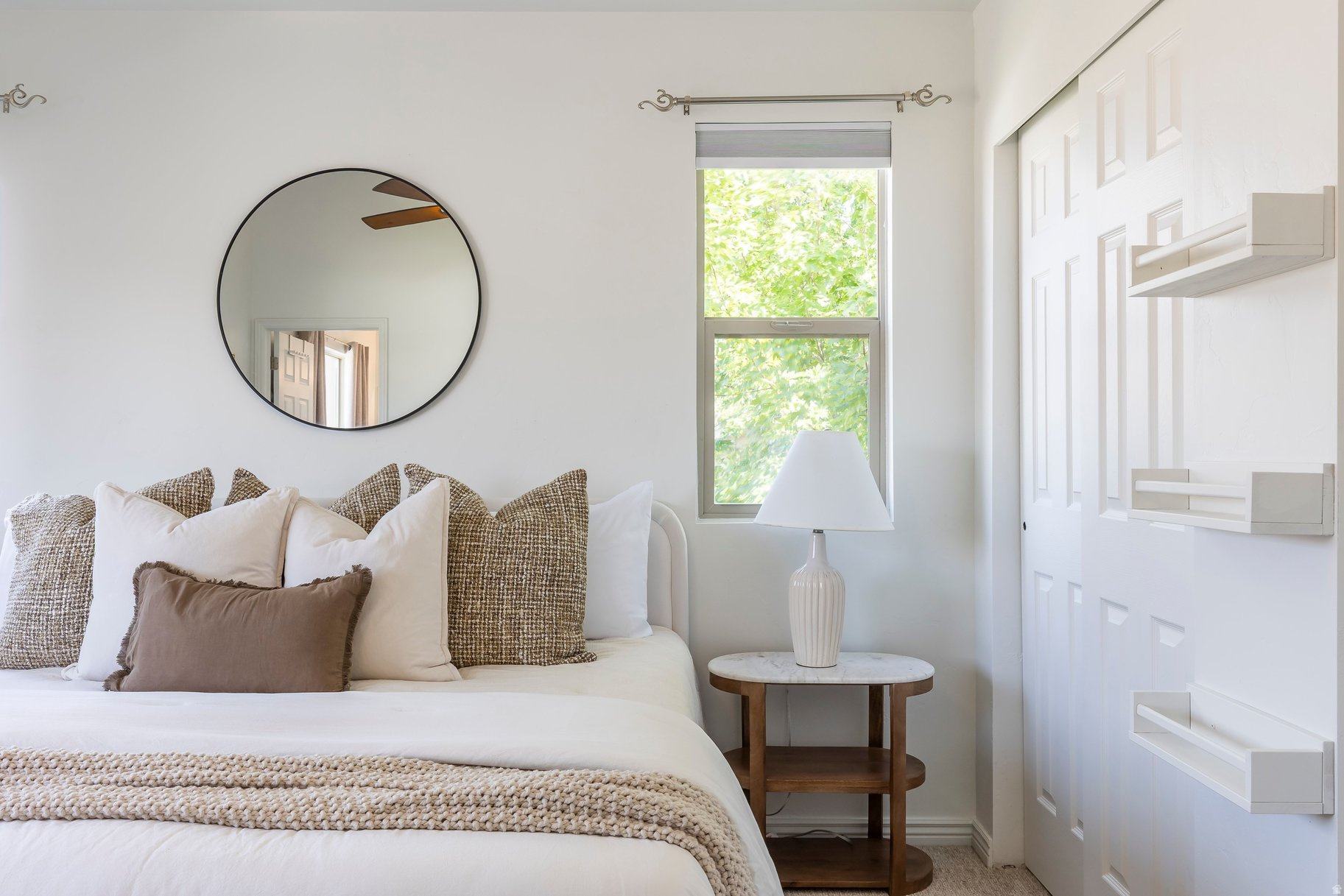 POINTE MEADOWS - Residential