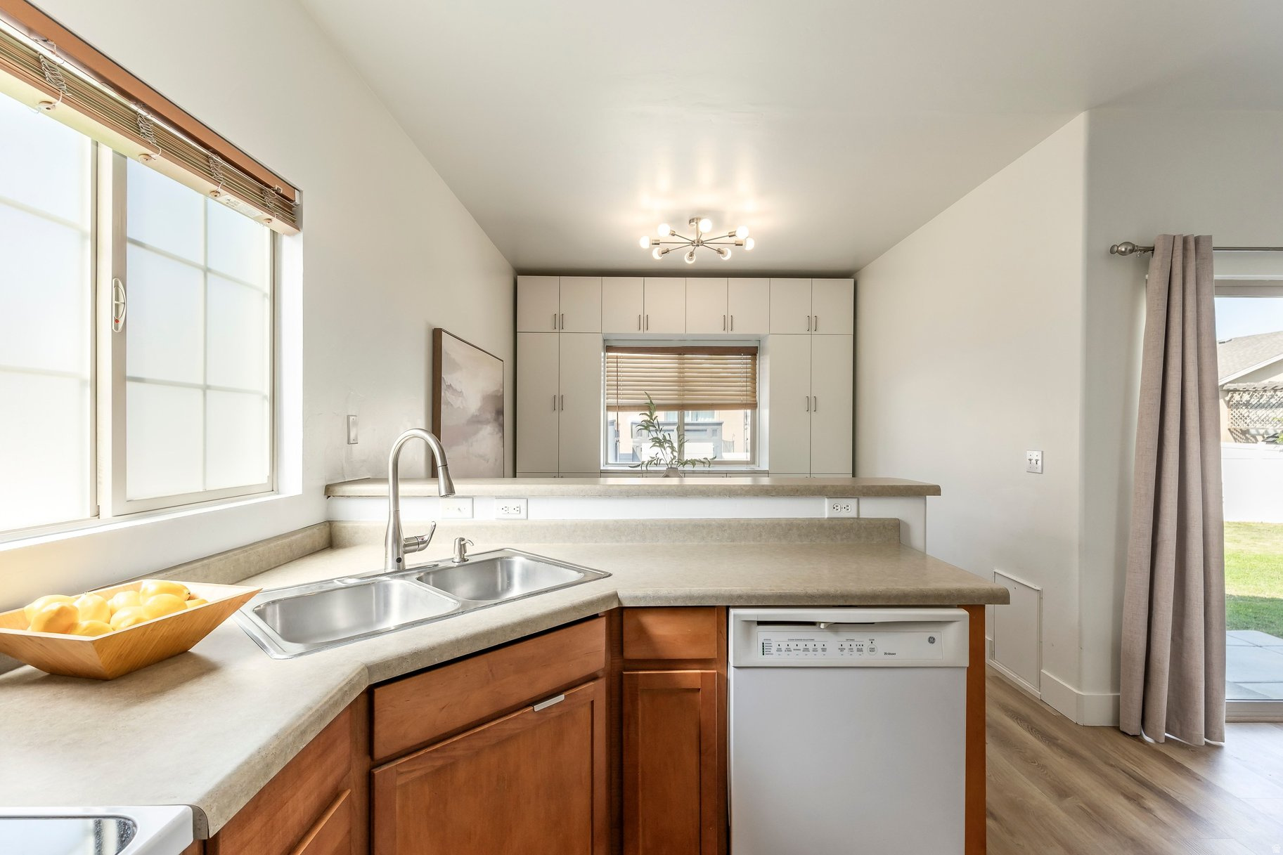 POINTE MEADOWS - Residential