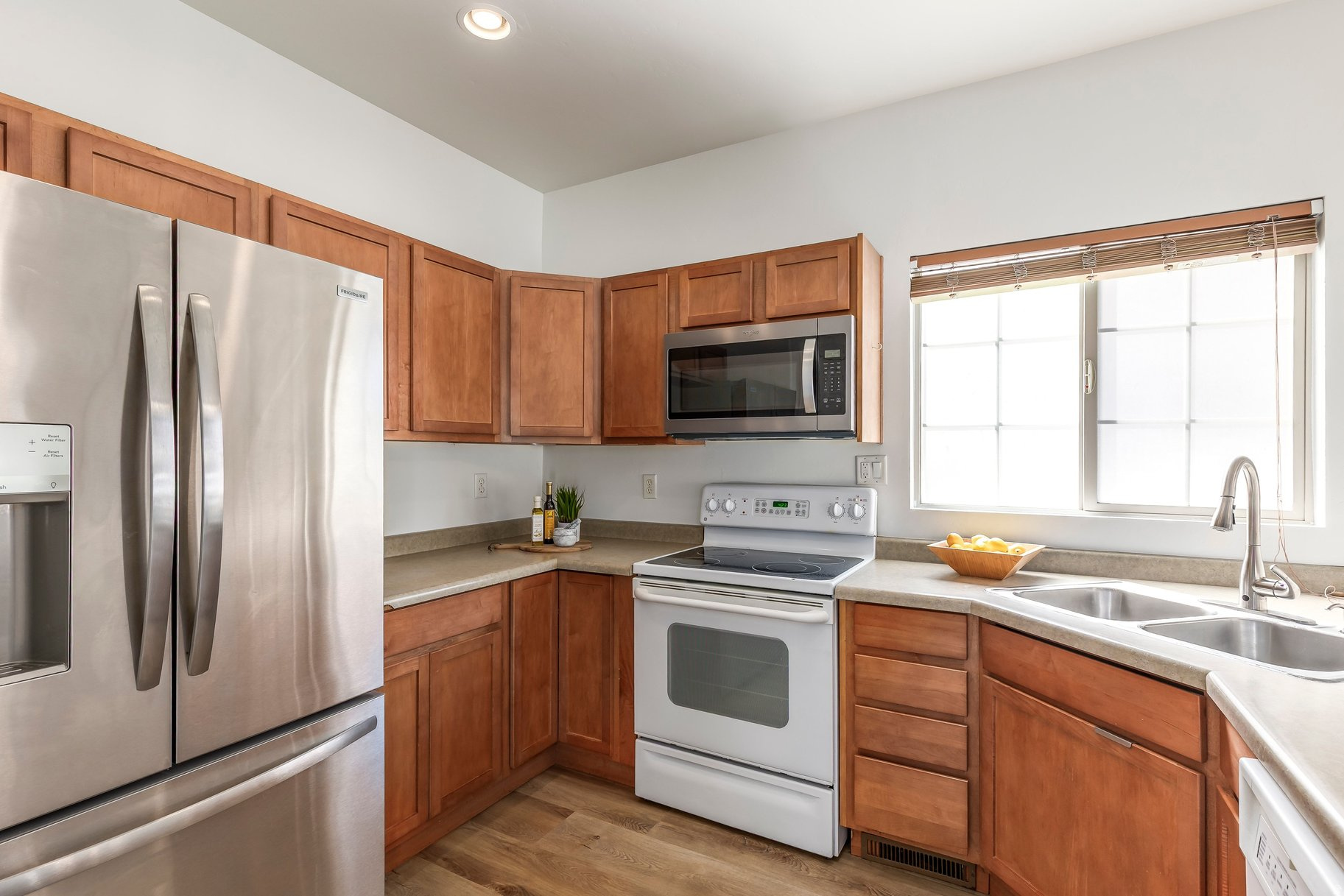POINTE MEADOWS - Residential