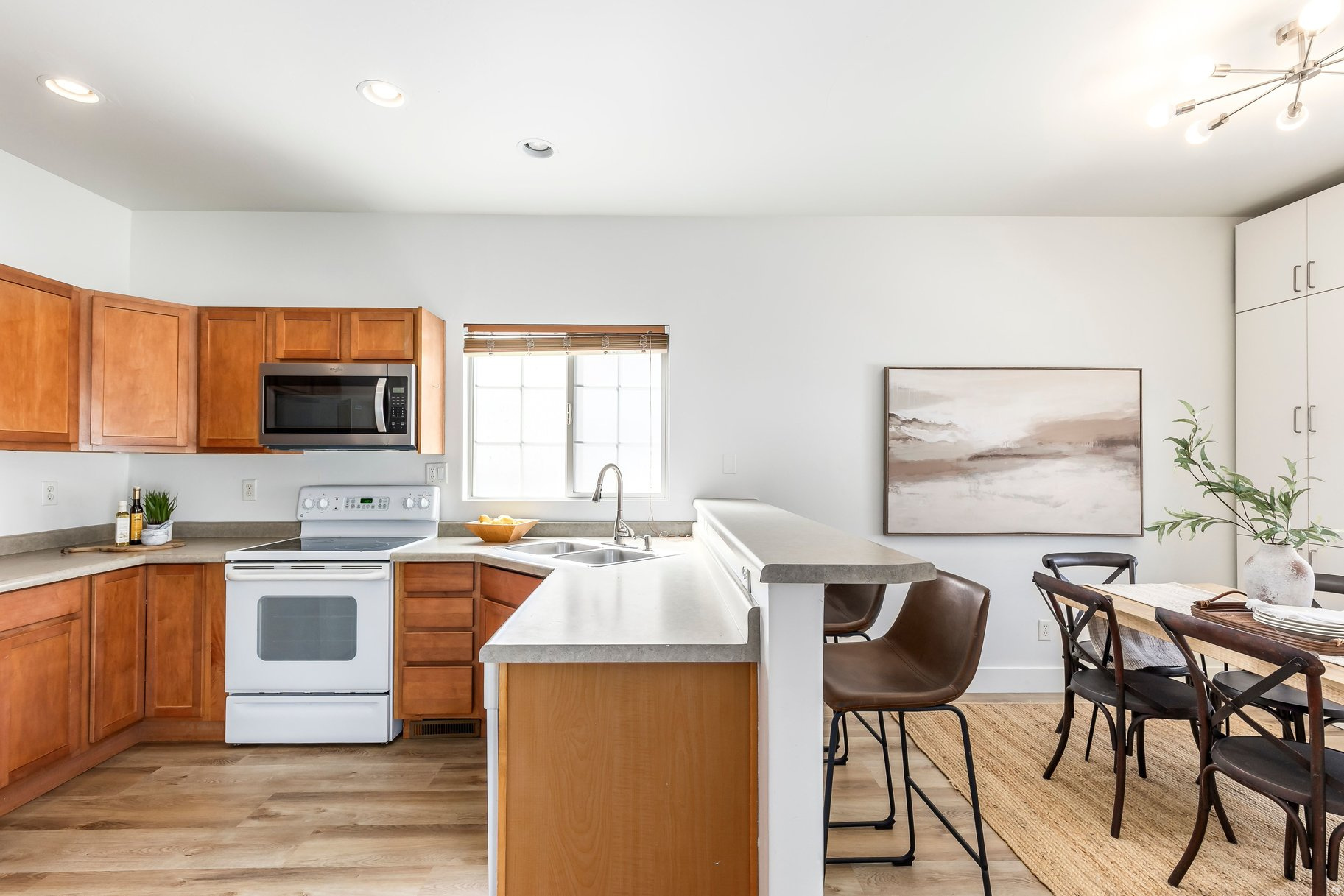 POINTE MEADOWS - Residential