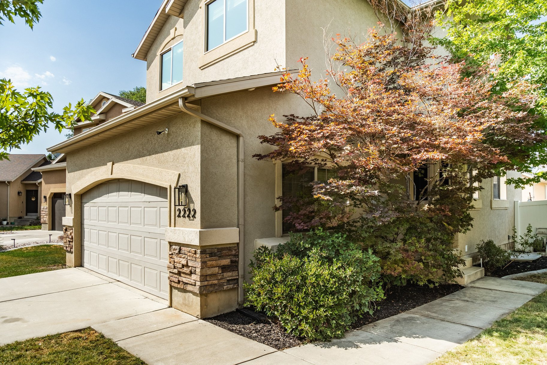 POINTE MEADOWS - Residential