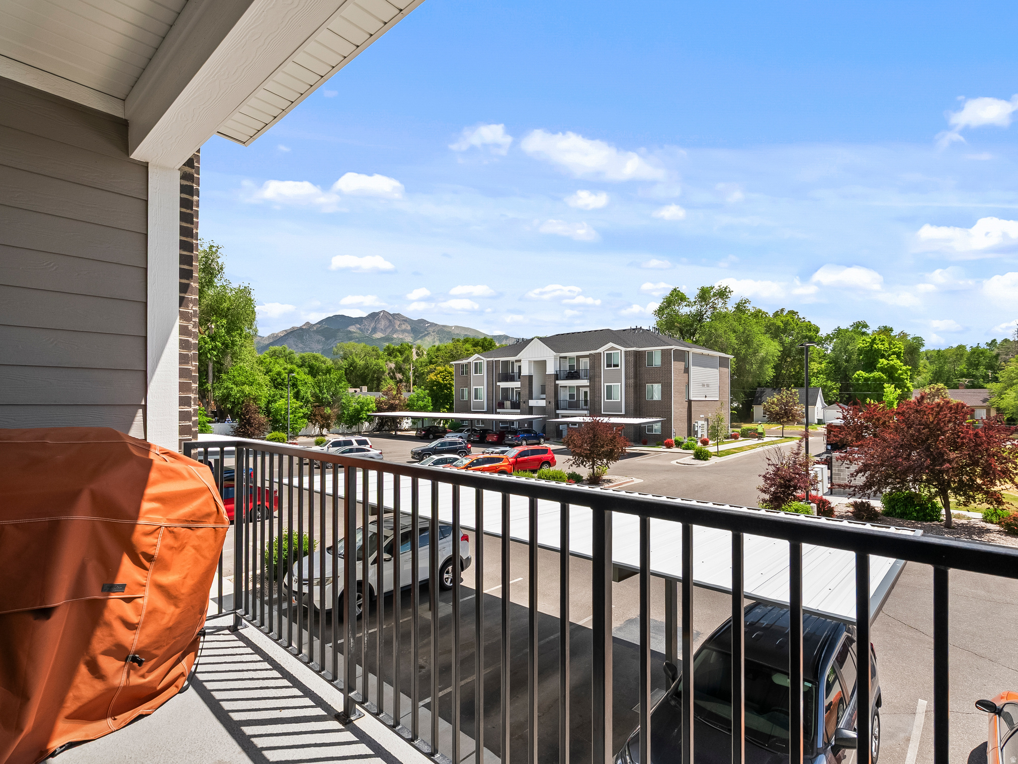 PARKSIDE SEVEN - Residential