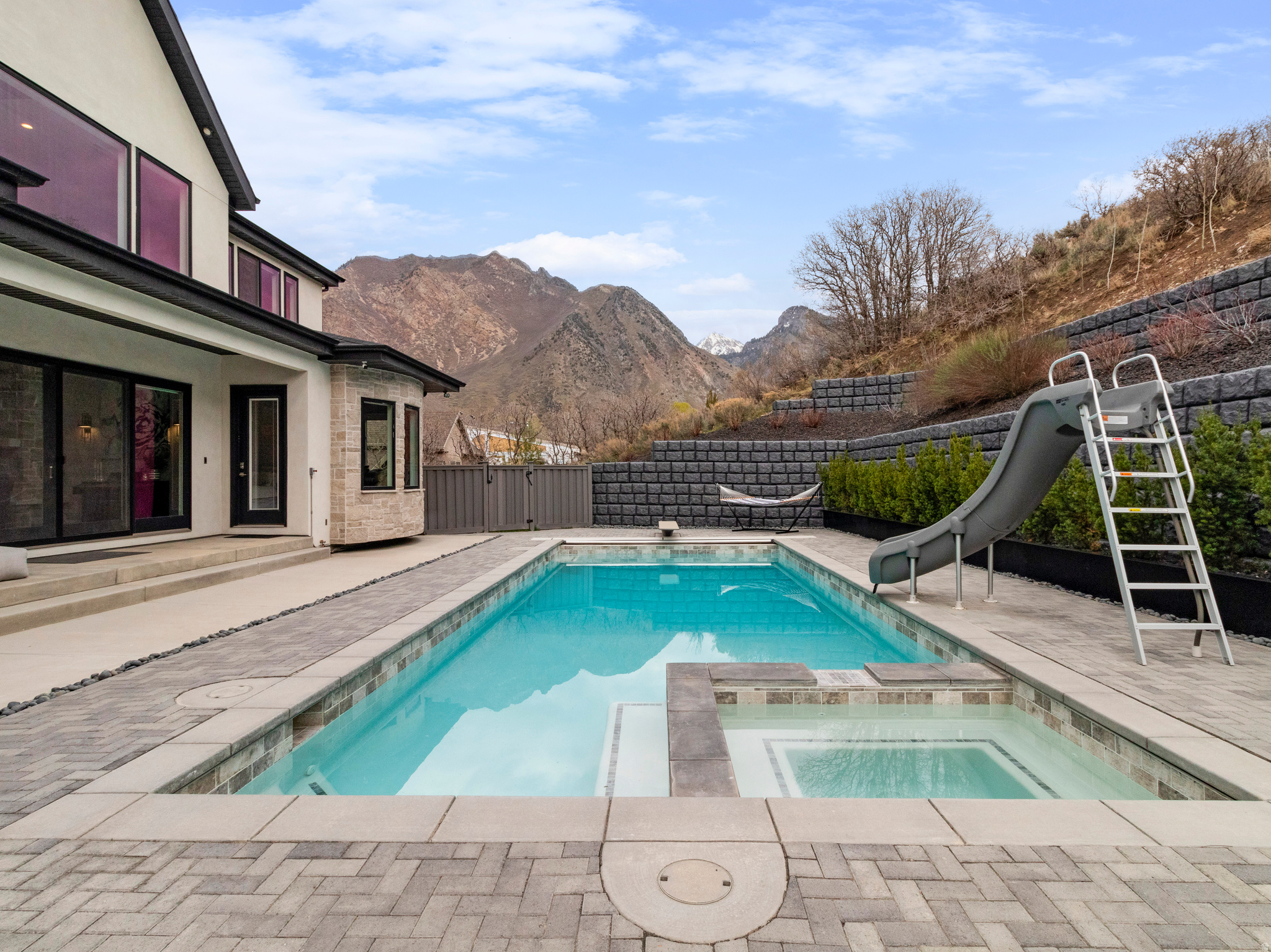 HEALEY HEIGHTS - Residential