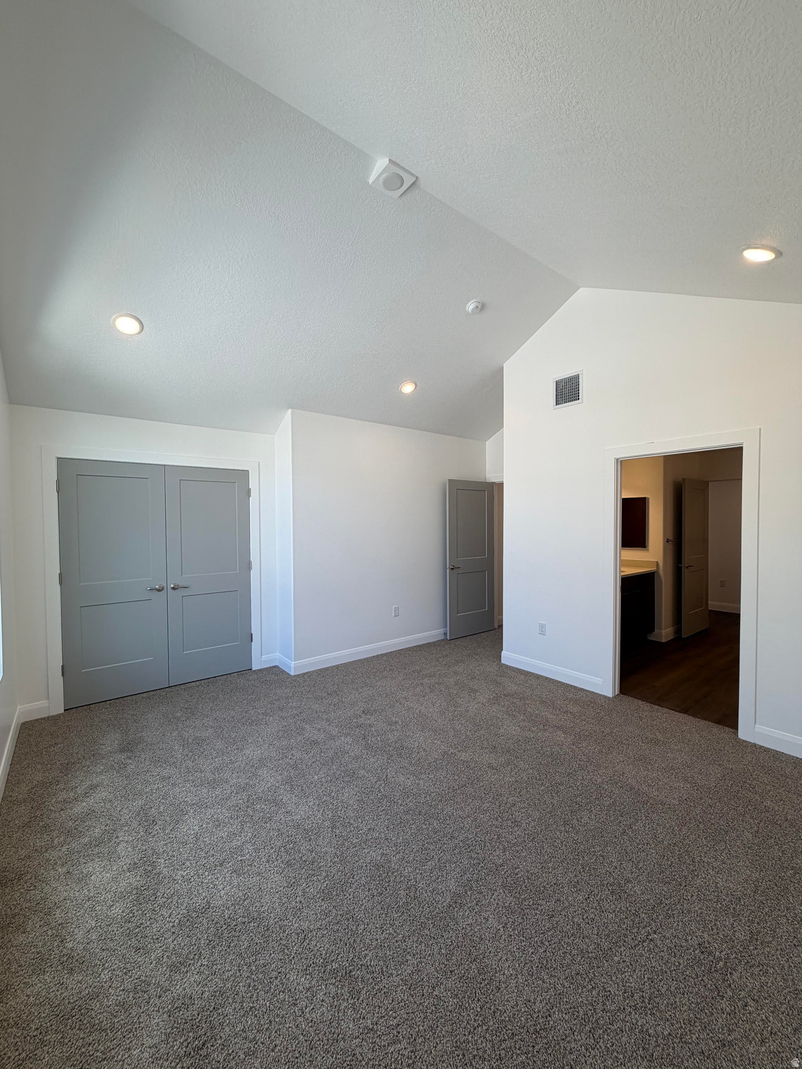 COUNTRY VIEW VILLAS - Residential