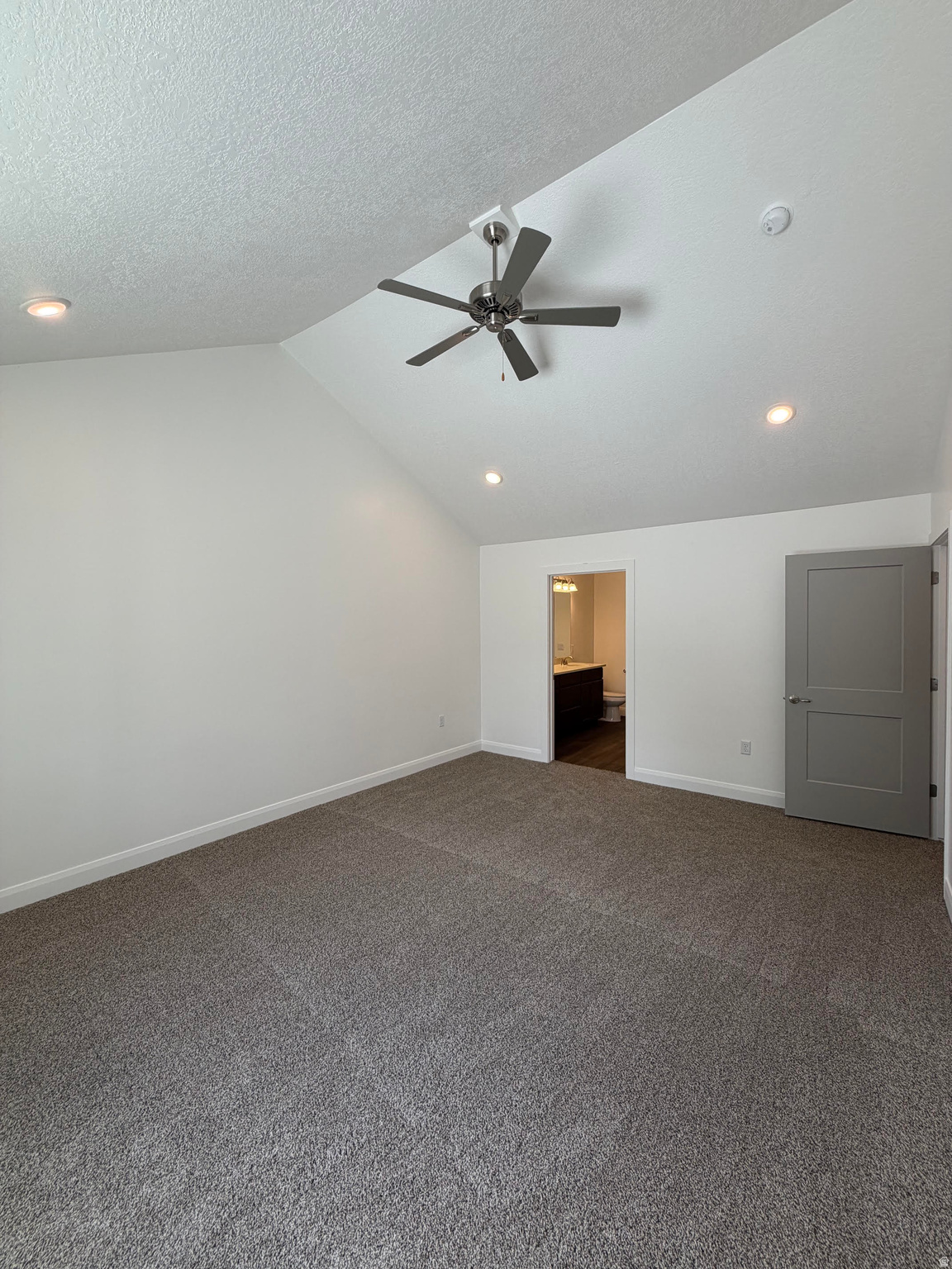 COUNTRY VIEW VILLAS - Residential