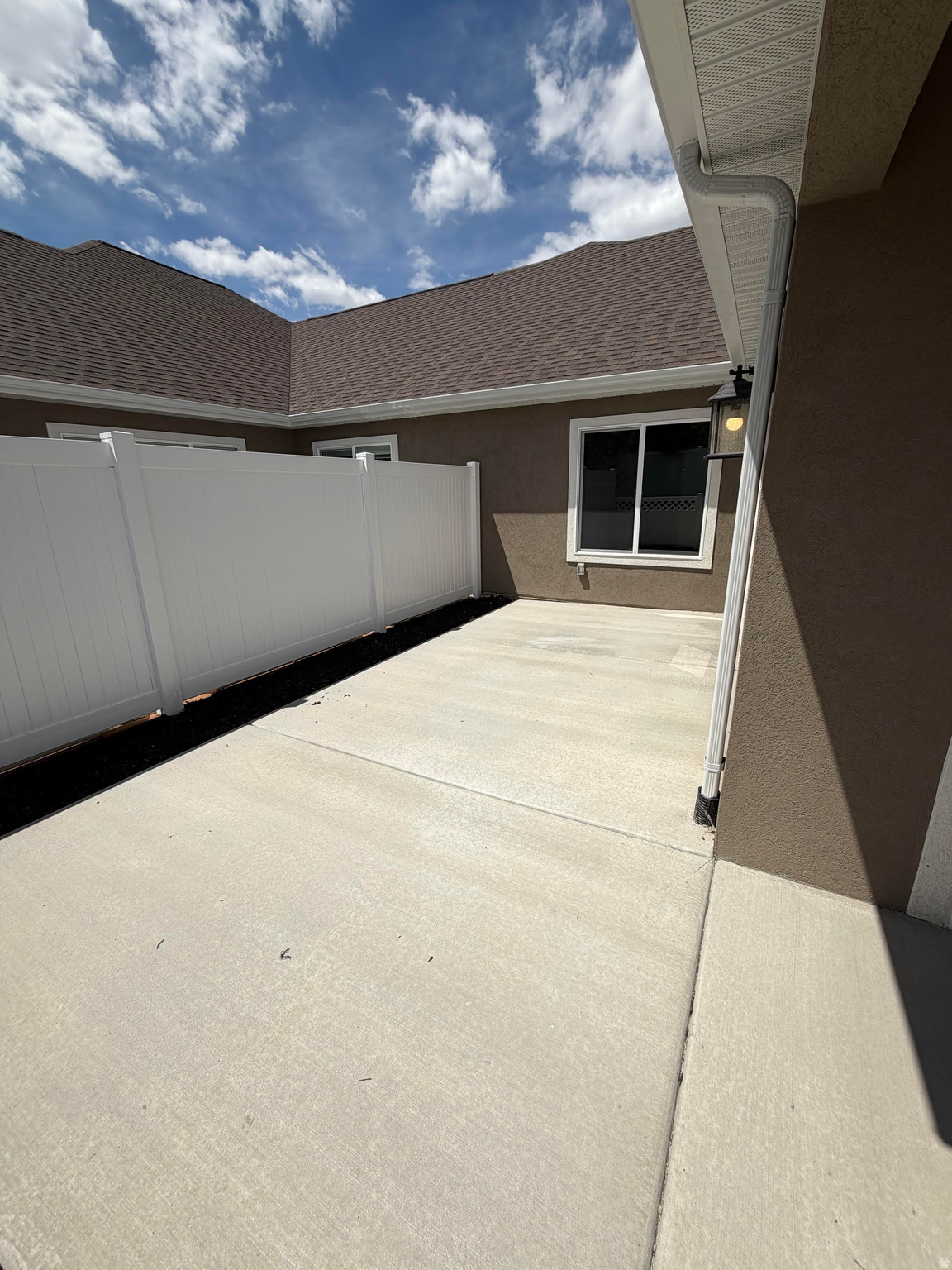 COUNTRY VIEW VILLAS - Residential
