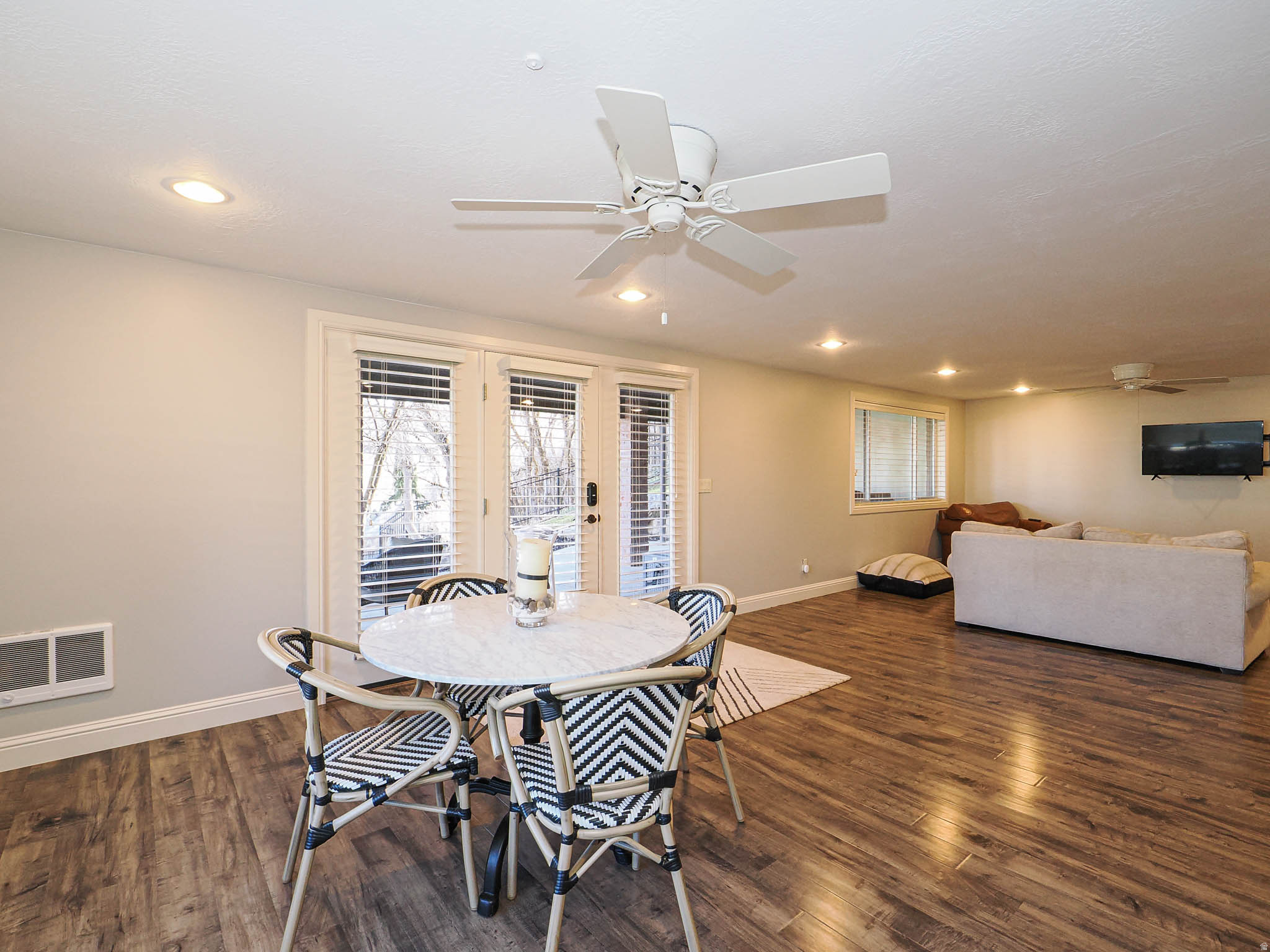 EAGLEWOOD COVE SUB - Residential